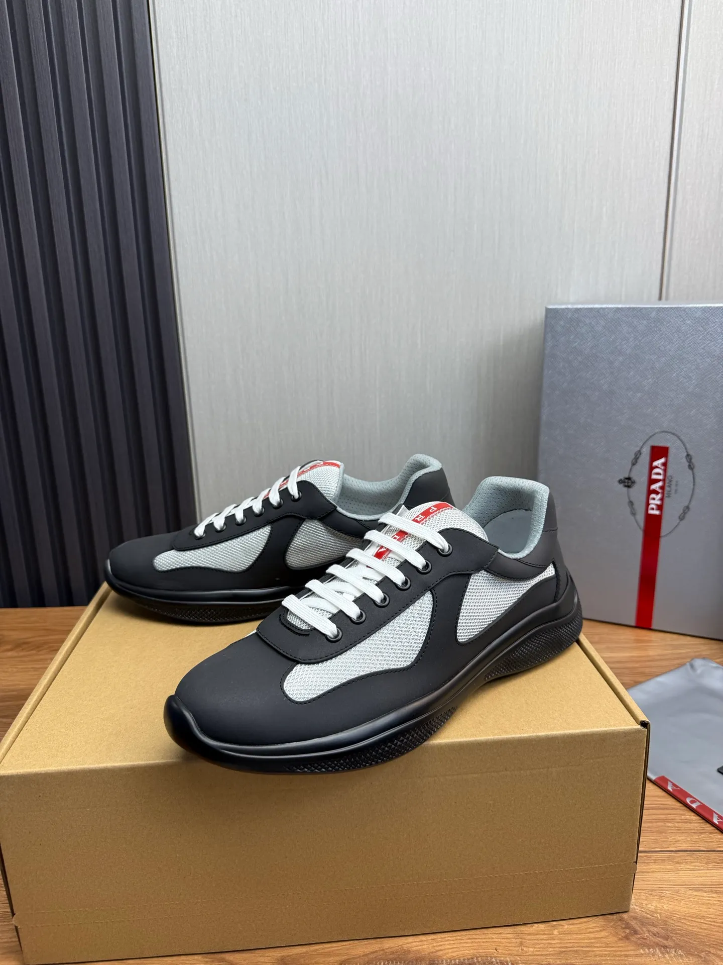 Men's shoes 640💰 [PRADA] Hot selling items🔥Must be recommended every day~~ Official website synchronized, 1:1 high quality shipments✔️ Imported cowhide fabric, rubber material + cowhide lining, original bottom, high-end airplane box packaging🎁 38-45 (38.45 custom-made, non-returnable)